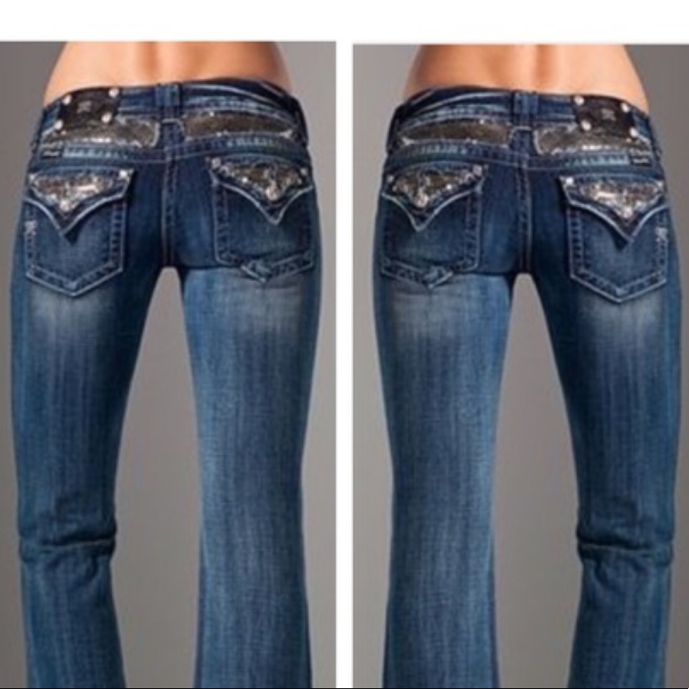 Miss Me JP5002-2 Boot Lightly Distressed Jeans. 28